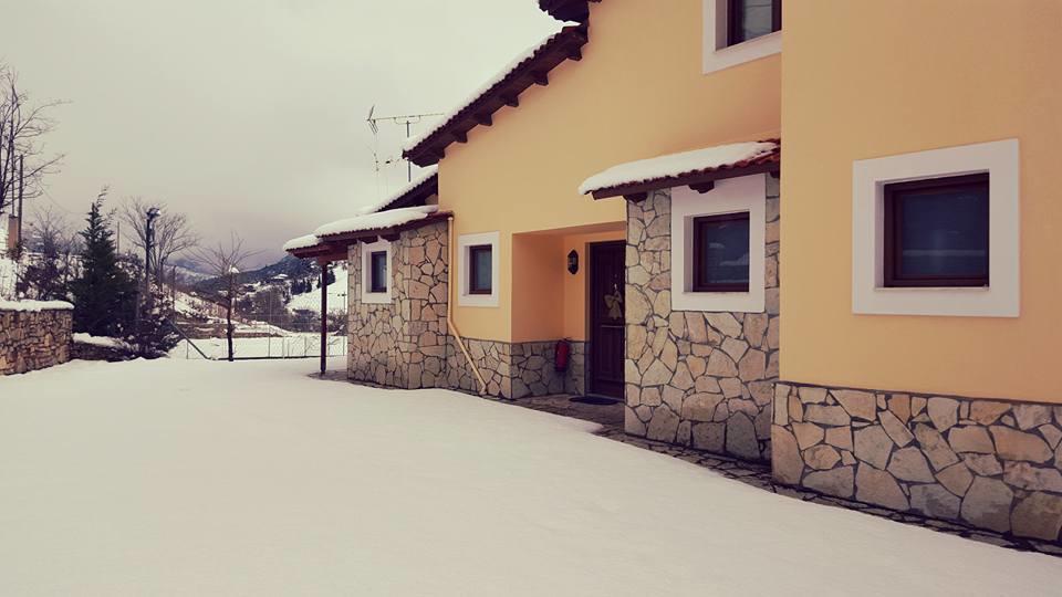 Guesthouse Mouses Kalavryta Esterno foto