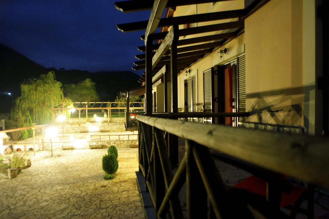 Guesthouse Mouses Kalavryta Esterno foto