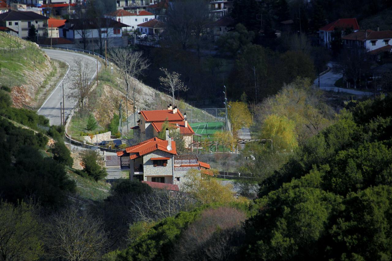 Guesthouse Mouses Kalavryta Esterno foto