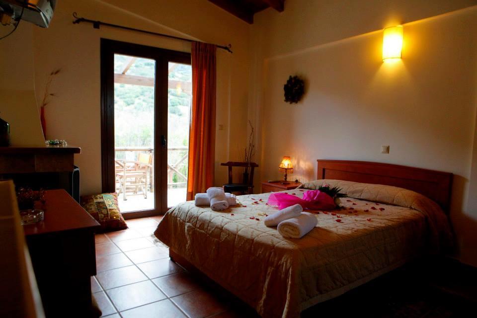 Guesthouse Mouses Kalavryta Esterno foto