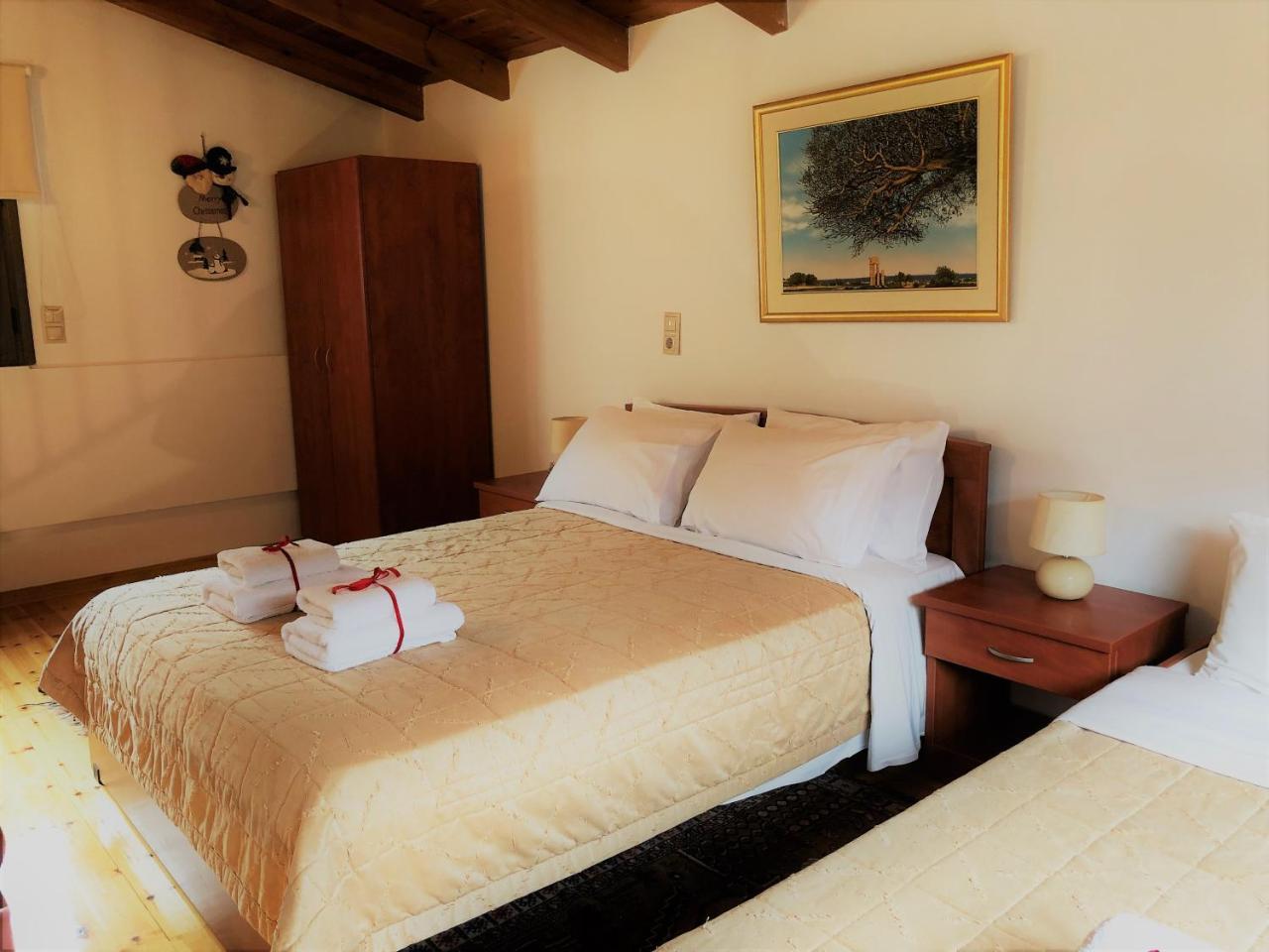 Guesthouse Mouses Kalavryta Esterno foto
