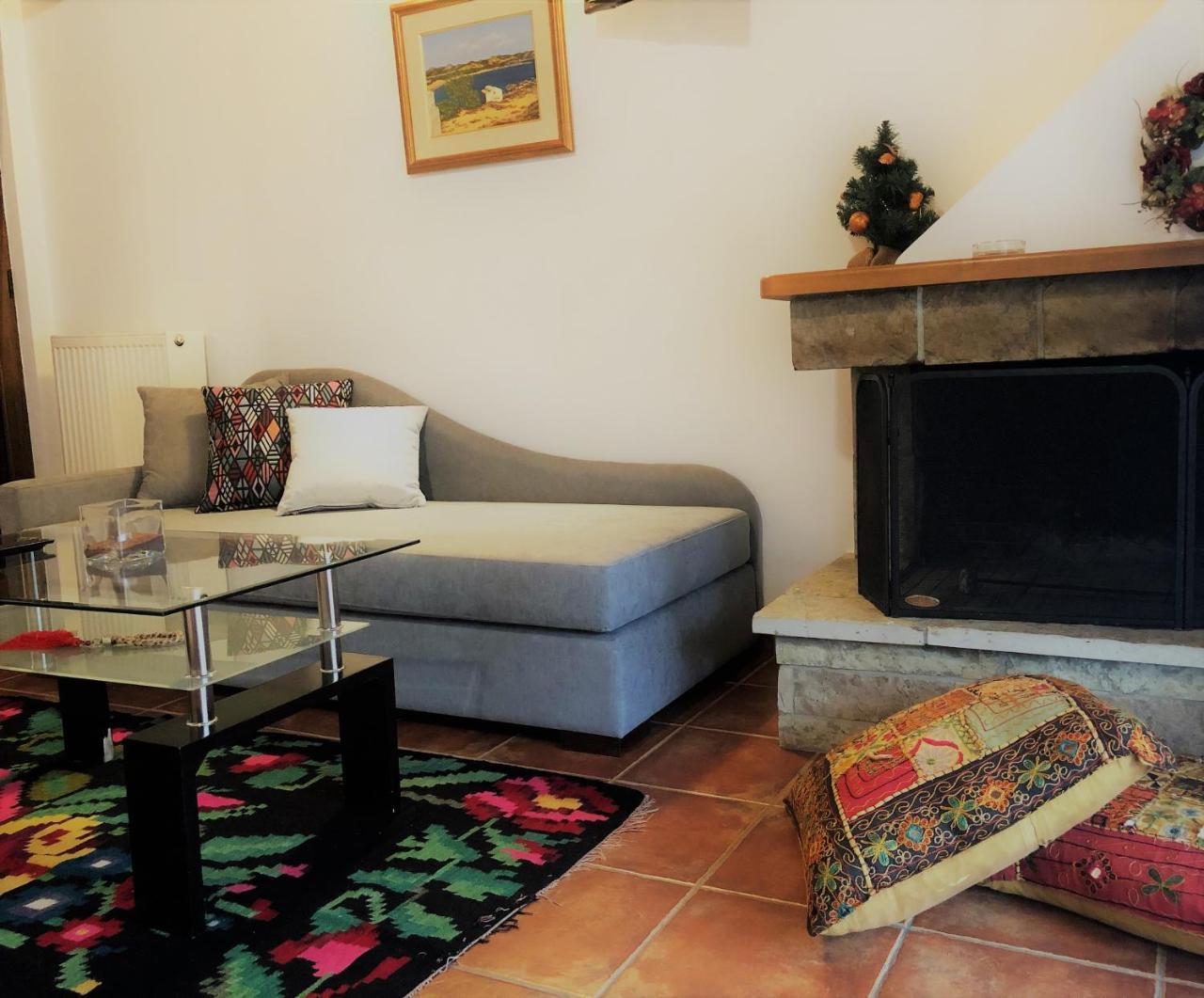 Guesthouse Mouses Kalavryta Esterno foto